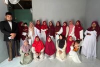 Kepala KUA Belimbing Hulu Isi Pengajian Majelis Taklim di Desa Tiong Keranjik, Ajak Jamaah Perkuat Iman dan Ukhuwah